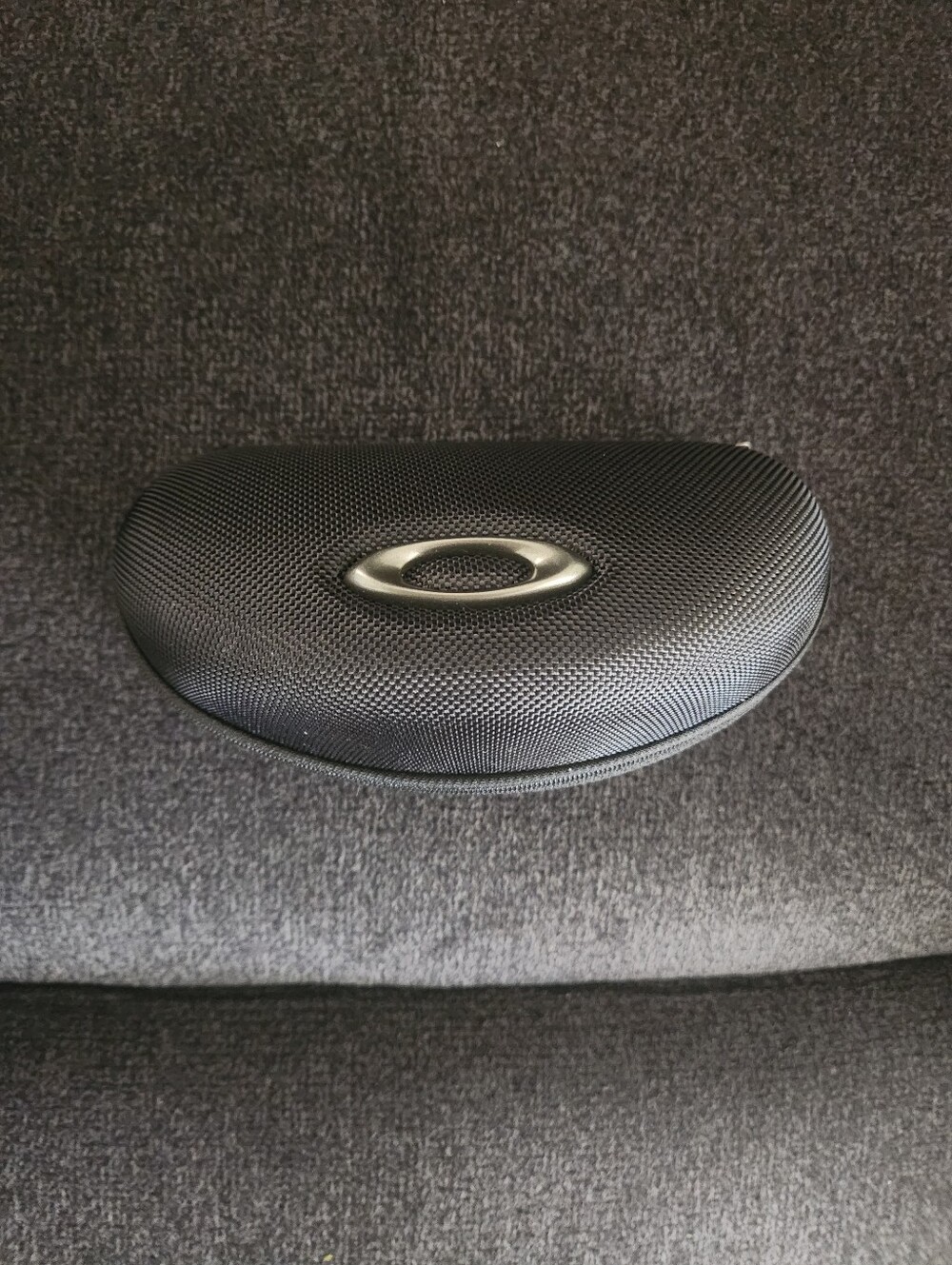 Oakley Hard Clamshell Sunglass Case